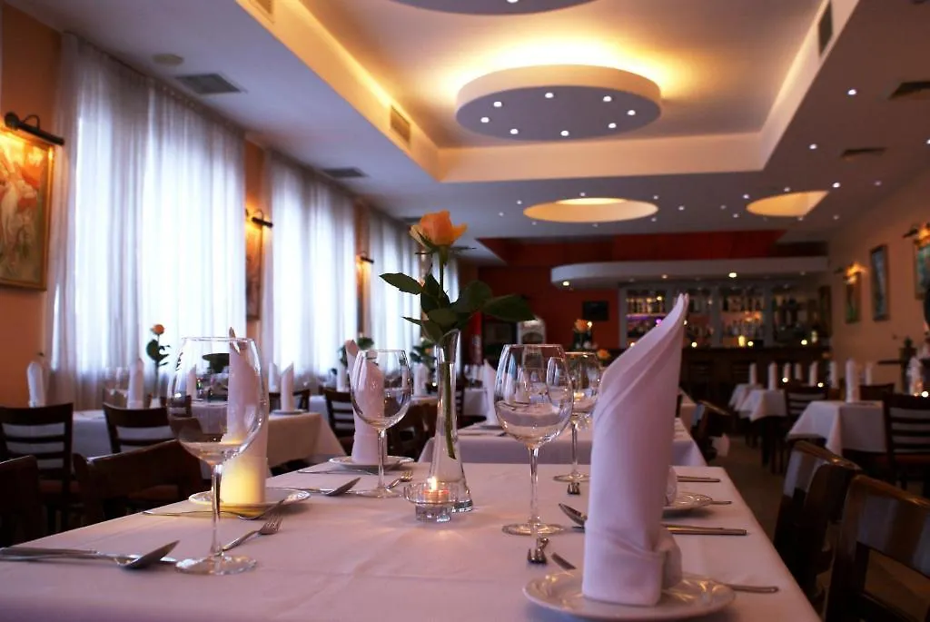 Hotel Wald Warsaw 3*,